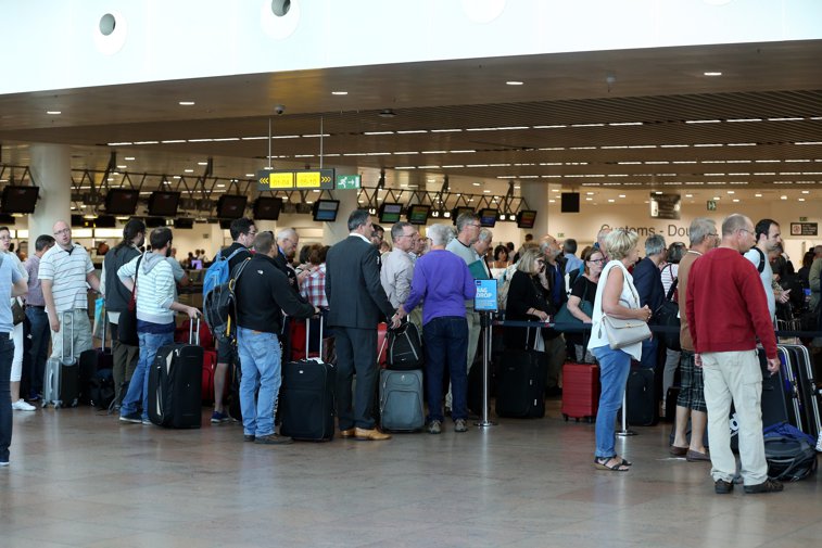 Imaginea articolului Traficul aerian din Europa, PERTURBAT de o defecţiune la sistemul Eurocontrol: "Nu ne-am mai confruntat niciodată cu aşa ceva"/ Cum este afectat Aeroportul Otopeni LIVE UPDATE
