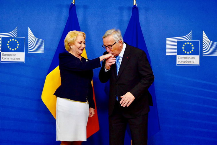 Imaginea articolului Premierul anunţă că i-a cerut preşedintelui Comisiei Europene ca MCV să fie ridicat