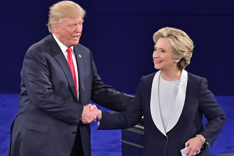 Imaginea articolului Hillary Clinton renunţă la o nouă cursă de alegeri cu Donald Trump