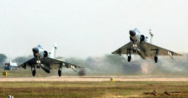 Imaginea articolului Un avion de luptă MiG-21 al Forţelor Aeriene indiene s-a prăbuşit