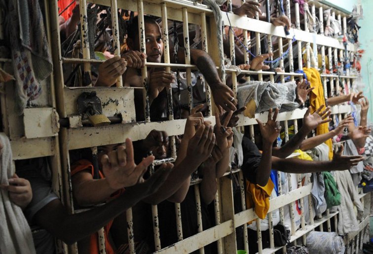 Imaginea articolului MASACRUL de la penitenciarul din Brazilia: Zeci de deţinuţi morţi, dintre care 16 persoane au fost decapitate | VIDEO