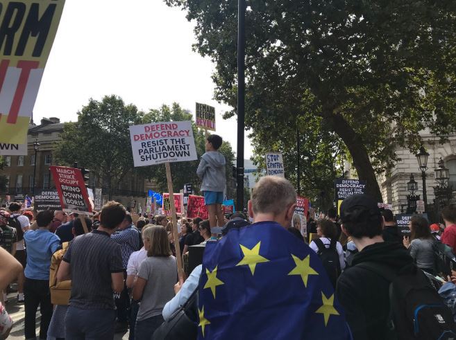Imaginea articolului Proteste masive în Marea Britanie: Mii de oameni, nemulţumiţi de decizia de suspendare a Parlamentului/ „Boris Johnson, să îţi fie ruşine!” | FOTO, VIDEO