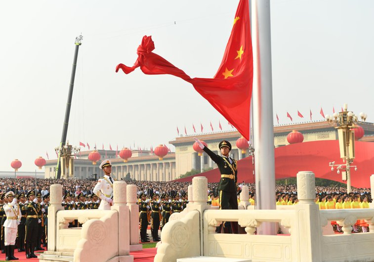 Imaginea articolului China sărbătoreşte 70 de ani de la instalarea guvernării comuniste. Contrast între Hong Kong şi Beijing