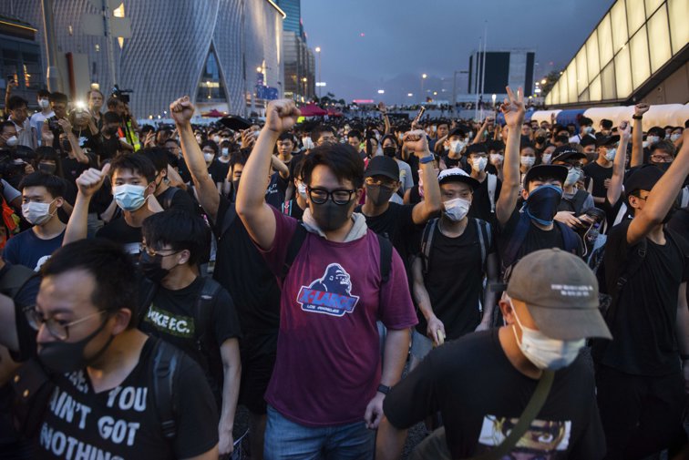 Imaginea articolului China susţine demersul Hong Kongului prin care protestarilor li se interzice să mai poarte măşti