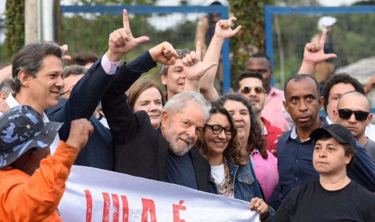 Imaginea articolului Fostul preşedinte brazilian a fost eliberat. Primele declaraţii după ieşirea din închisoare
