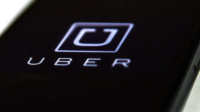 Imaginea articolului Uber nu mai are licenţă în Londra. Compania e acuzată că le permite şoferilor neautorizaţi să transporte pasageri