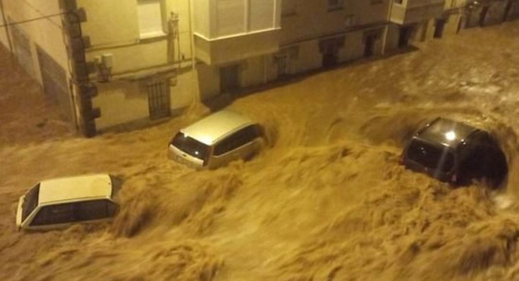 Imaginea articolului Inundaţii în Spania. Momentul şocant în care mai multe maşini sunt luate de ape. Cel puţin 20 de persoane, blocate în case. VIDEO