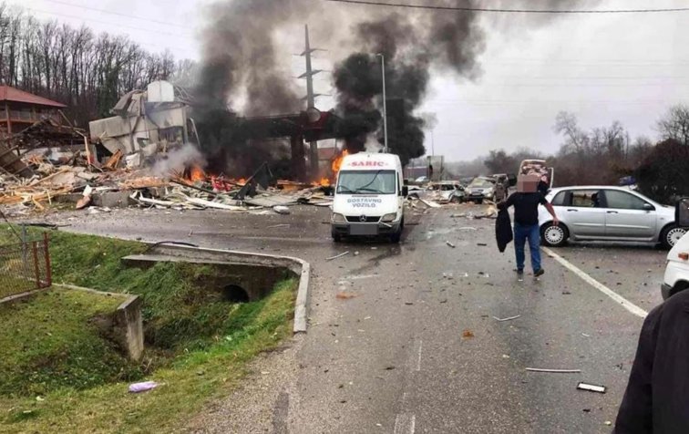Imaginea articolului Explozie puternică la o benzinărie din Bosnia: Cel puţin o persoană a murit, iar alte 20 au fost rănite. FOTO, VIDEO