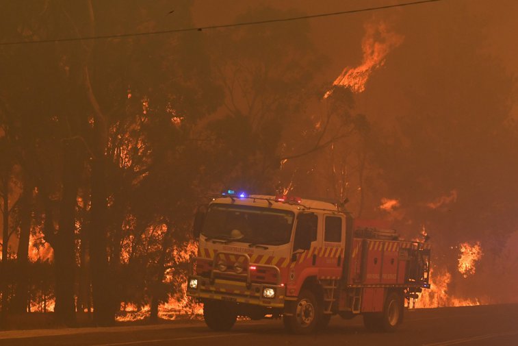 Imaginea articolului Australia trimite ajutoare în oraşele afectate de incendii, în timp ce numărul morţilor creşte