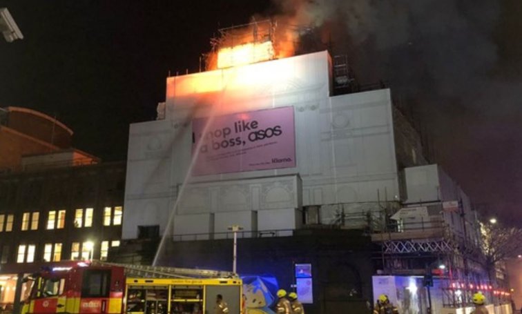 Imaginea articolului Celebrul club Koko din Camden Town, cuprins de flăcări: Zeci de apeluri disperate la serviciile de urgenţă. FOTO şi VIDEO