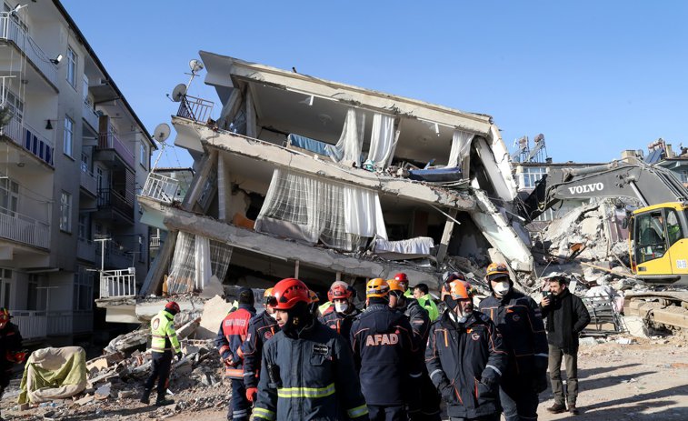 Imaginea articolului MAE anunţă că nu au fost identificaţi români printre victimele cutremurului din Turcia