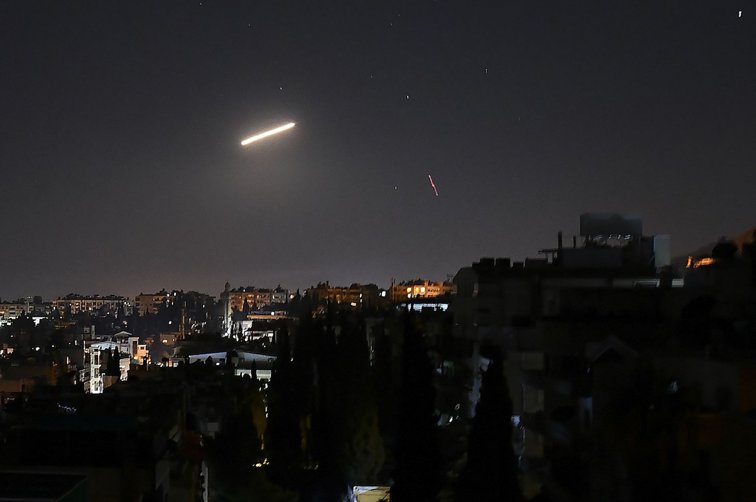 Imaginea articolului Armata siriană a interceptat mai multe rachete lansate de Israel. Opt persoane au fost rănite