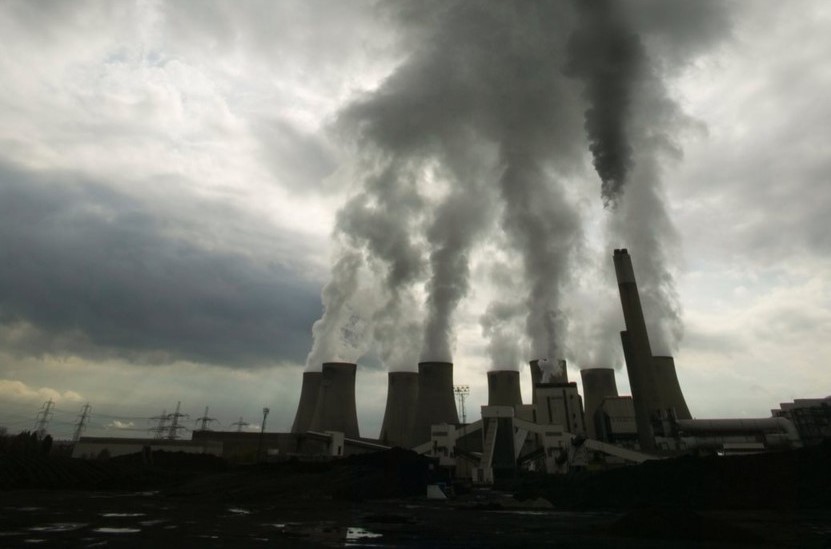 Un nou studiu arată că emisiile de carbon au scăzut anul trecut. Care a fost cauza