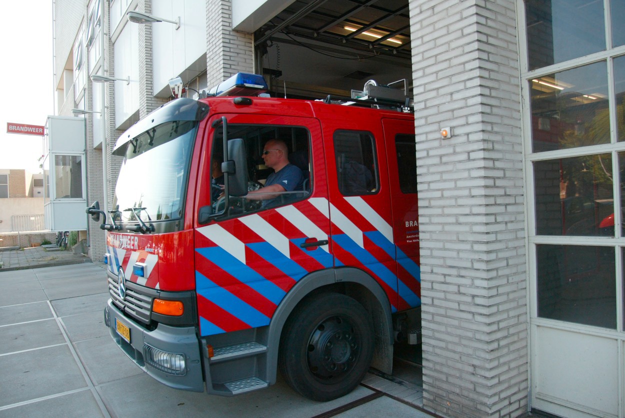 Explozie într-o bancă din Olanda / Cel puţin o persoană a fost rănită