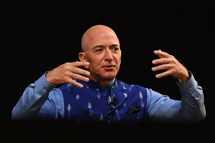 Imaginea articolului Muzeul Auschwitz îi cere lui Jeff Bezos să elimine cărţile naziste de pe site-ul Amazon 