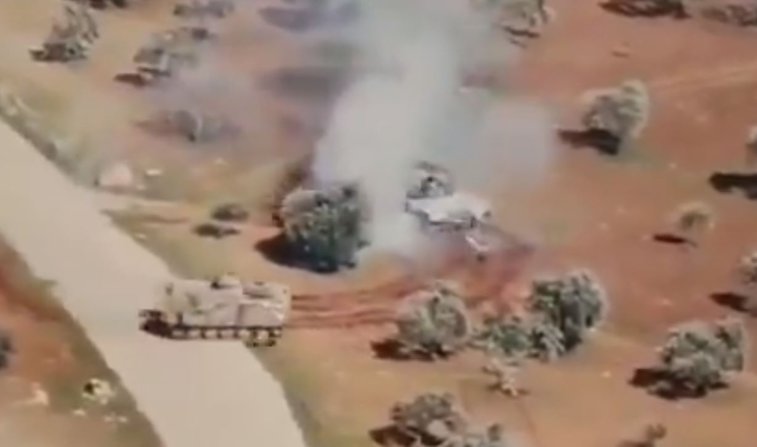 Imaginea articolului VIDEO: David vs Goliat, în Siria. O dronă a suprins confruntarea dintre un vehicul blindat şi un tanc T-72