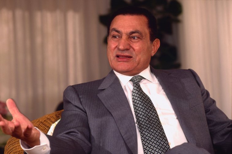 Imaginea articolului Fostul preşedinte al Egiptului Hosni Mubarak a murit
 