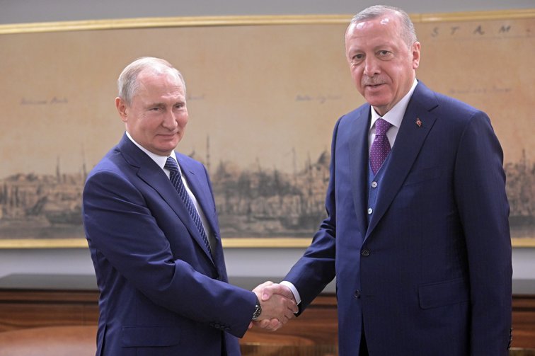Imaginea articolului Erdogan şi Putin au ajuns la un acord de încetare a focului în regiunea Idlib din Siria