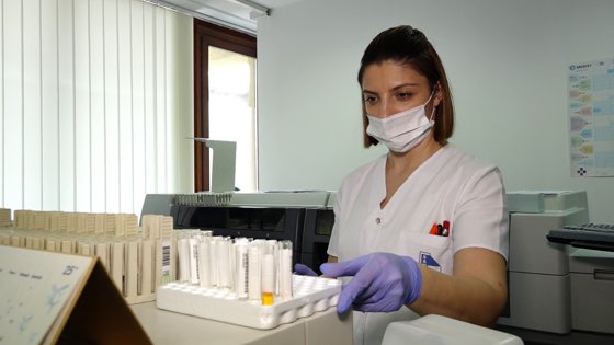 Imaginea articolului FDA autorizează un nou test care ar putea detecta coronavirusul într-un timp scurt

