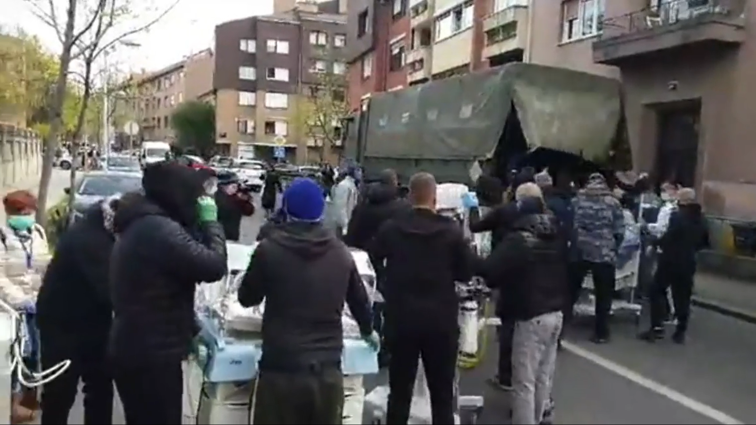 Imaginea articolului VIDEO Fanii lui Dinamo Zagreb au ajutat la evacuarea unei maternităţi după cutremurul din Croaţia