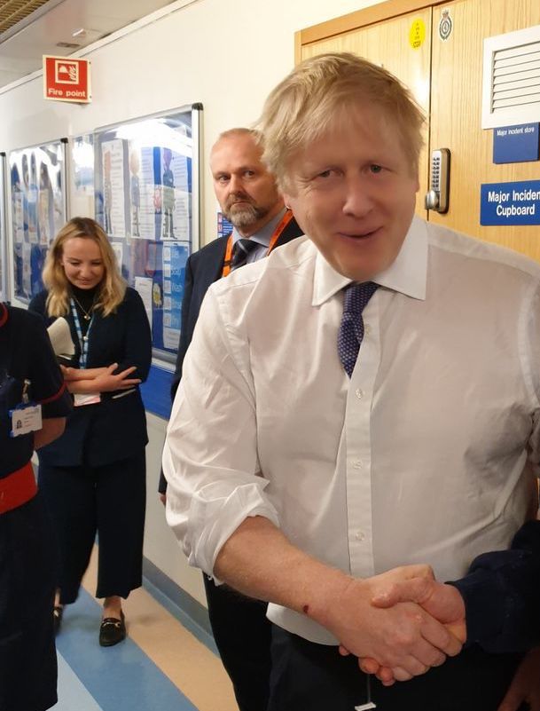Imaginea articolului Boris Johnson a recunoscut că a dat mâna cu pacienţi bolnavi de Coronavirus, înainte ca el însuşi să fie diagnosticat