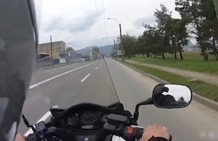 Imaginea articolului Spania: Un motociclist a călătorit 21 km pentru a-şi cumpăra pâine