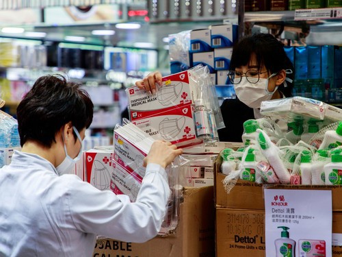 Imaginea articolului Stocurile medicale îi dau de gol pe chinezi: peste 2 miliarde de măşti importate în Wuhan într-o lună. Ţara care i-a ajutat este acum în criză de măşti chirurgicale
