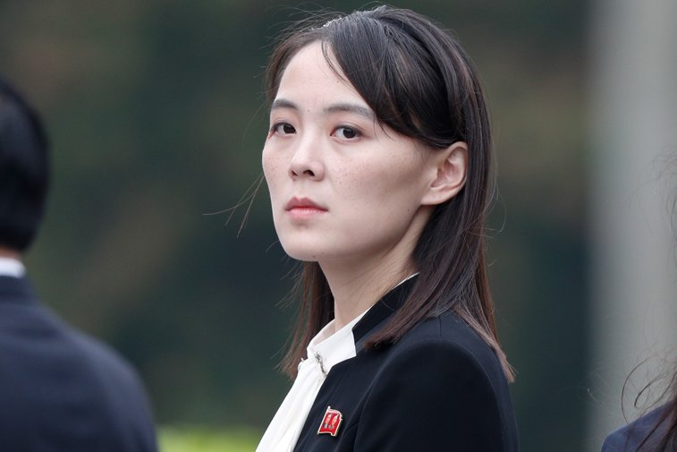 Imaginea articolului Cine este femeia care ar putea prelua puterea în Coreea de Nord. CNN: Kim Jong Un a fost operat şi este în stare critică