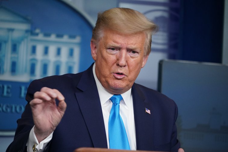 Imaginea articolului Trump spune că informările către presă „nu merită efortul”, după ce a fost criticat pentru sugestia ca oamenii să-şi injecteze dezinfectante
