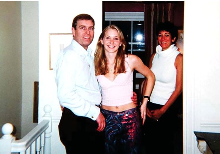 Imaginea articolului Ghislaine Maxwell, fosta iubită a lui Jeffrey Epstein, a fost arestată de FBI
