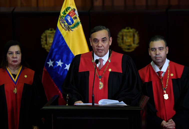 Imaginea articolului SUA oferă 5 milioane de dolari recompensă pentru arestarea judecătorului şef al Venezuelei. De ce este acuzat