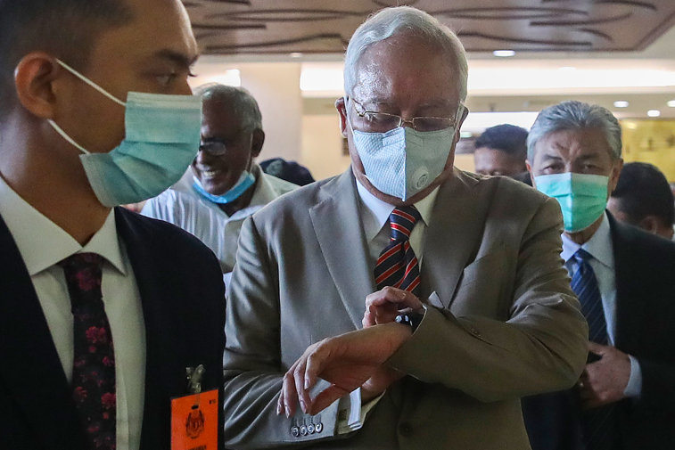 Imaginea articolului Najib Razak, fostul premier al Malaysiei, a fost găsit vinovat într-un dosar de corupţie: acuzaţiile care îi sunt aduse