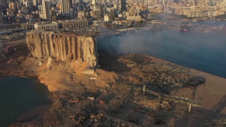 Imaginea articolului Explozia devastatoare din Beirut. Imagini aeriene filmate azi arată amploarea dezastrului