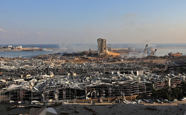 Imaginea articolului Explozia din Beirut poate provoca prăbuşirea totală a ţării sau poate aduce o salvare din partea comunităţii internaţionale