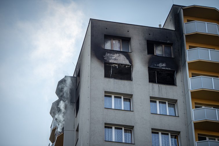 Imaginea articolului 11 persoane au murit în urma unui incendiu dintr-un apartament din Cehia