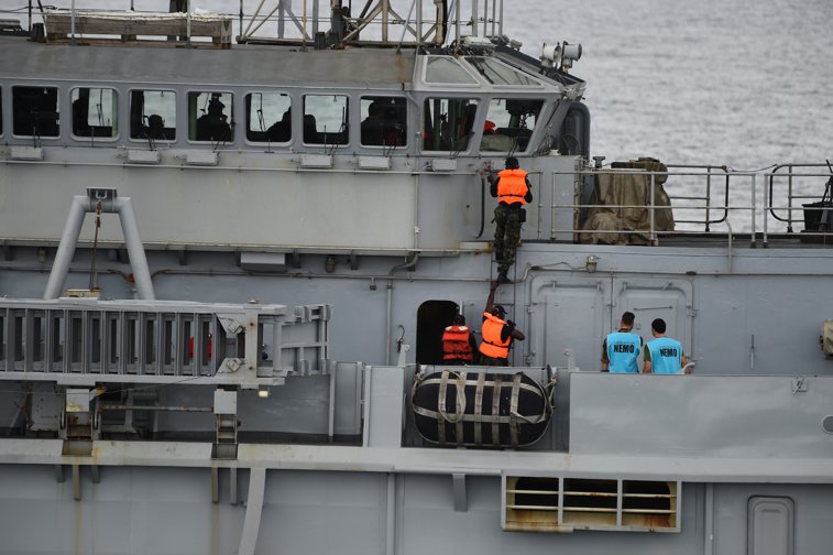 Imaginea articolului Trei piraţi au fost amendaţi pentru sechestrarea unei nave în Golful Guineei

