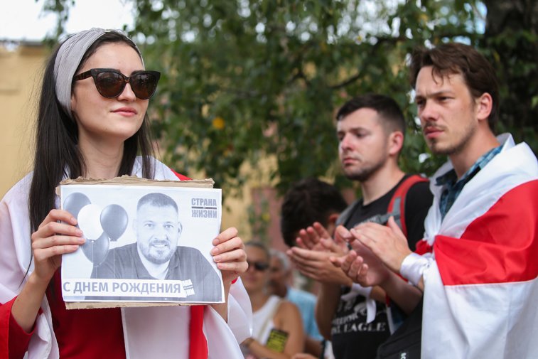 Imaginea articolului Proteste în Belarus. Sute de oameni au cerut eliberarea lui Serghei Tihanovski, soţul Svetlanei Tihanovskaia, chiar de ziua lui