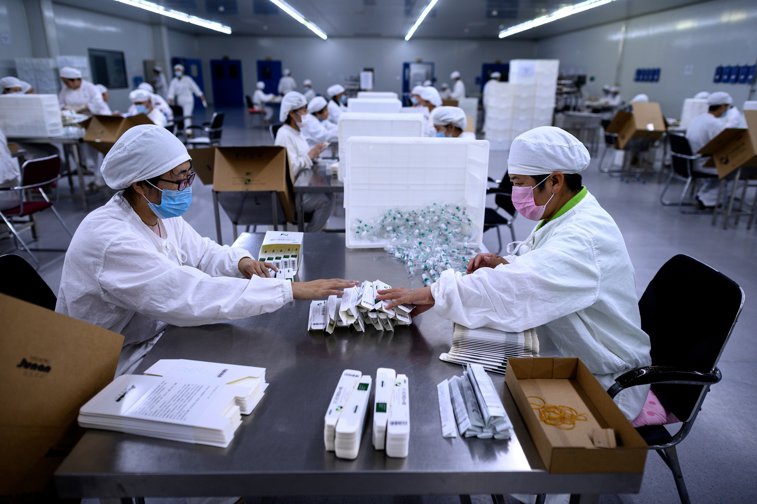 Imaginea articolului China se laudă că a început vaccinarea anti COVID 19 la finalul lui iulie. Care este pasul următor