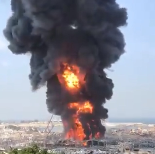 Imaginea articolului Libanul a lansat o investigaţie în cazul incendiului din Beirut. Anunţul preşedintelui