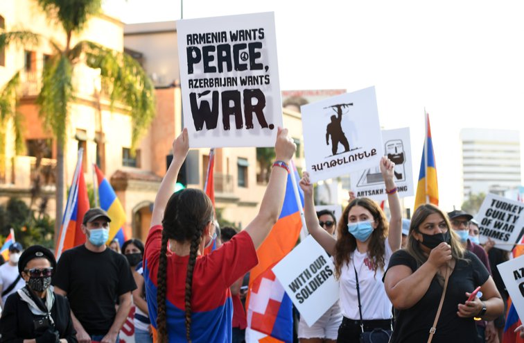 Imaginea articolului Proteste la consulatul Azerbaidjanului din Los Angeles