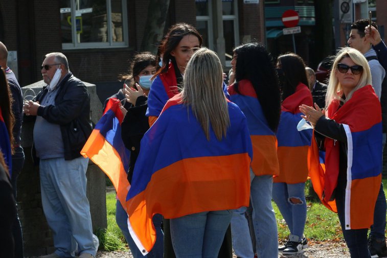 Imaginea articolului Sute de armeni protestează la Bruxelles, fluturând steagul Armeniei