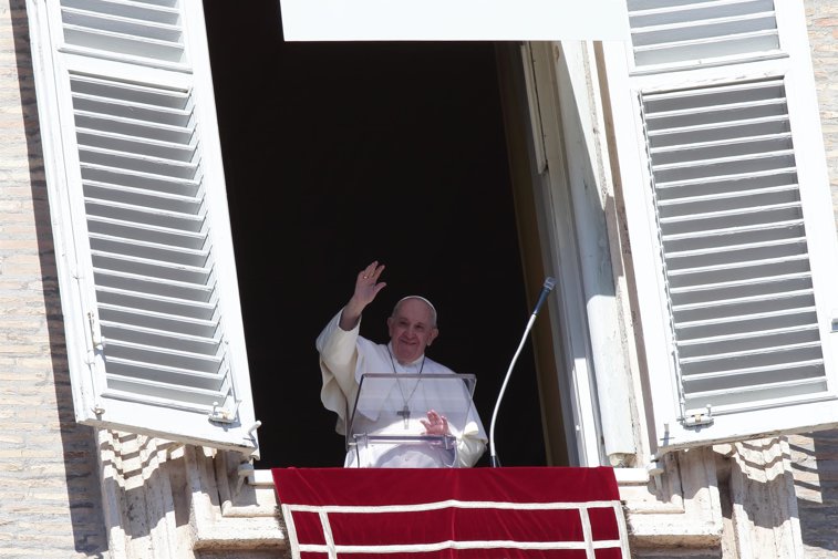Imaginea articolului Liderii religiilor lumii se roagă alături de Papa Francisc pentru victimele pandemiei şi ale războaielor