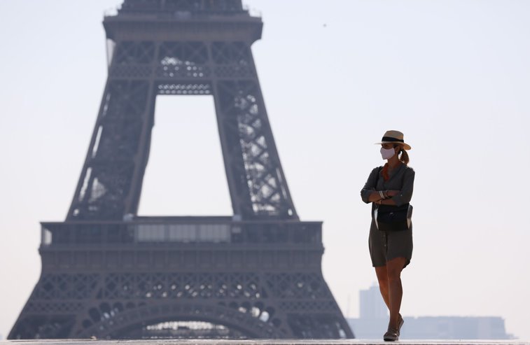 Imaginea articolului Parisul vrea să facă referendum contra Airbnb