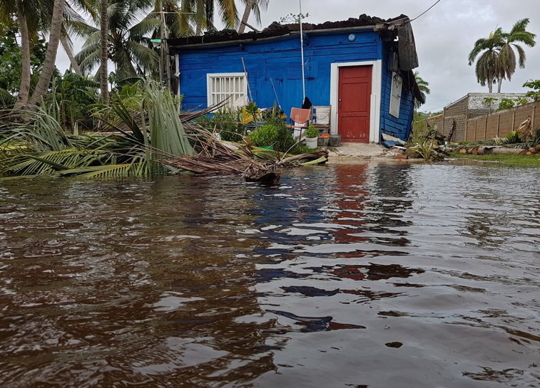 Imaginea articolului Uraganul Iota face prăpăd în Caraibe