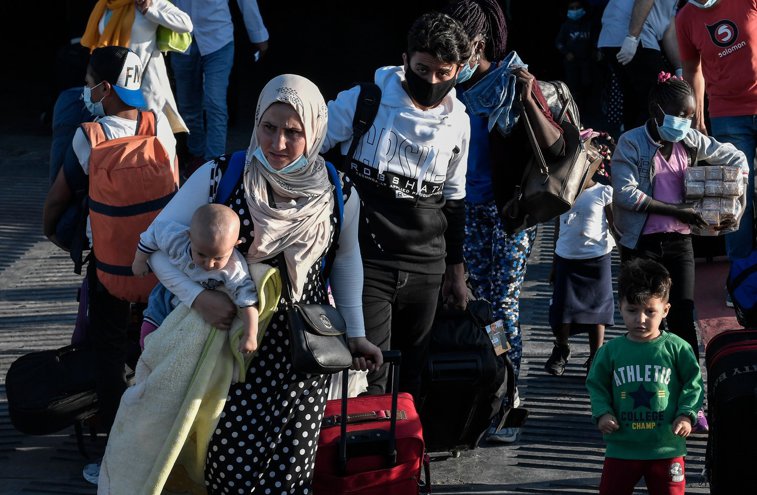 Imaginea articolului Spania va oferi cazare de urgenţă pentru 7.000 de migranţi în Canare
