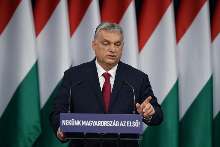Imaginea articolului Reuters l-a confundat pe Ludovic Orban cu Viktor Orban 