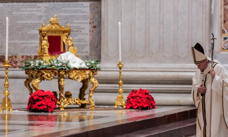 Imaginea articolului Obiceiul slujbei de Crăciun de la Vatican s-a schimbat. Papa Francisc a transmis tuturor un mesaj plin de iubire şi speranţă