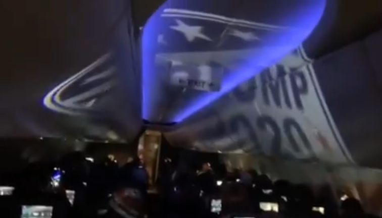Imaginea articolului VIDEO Curse aeriene afectate de protestele din SUA: Imagini surprinse în aer, în timpul unui zbor