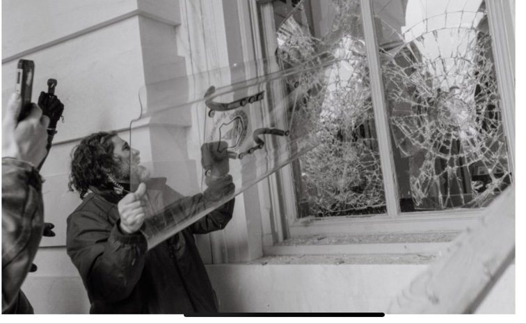 Imaginea articolului Manual pentru fabricarea bombelor, în locuinţa unui membru al grupării Proud Boys implicat în atacul de la Capitoliu
