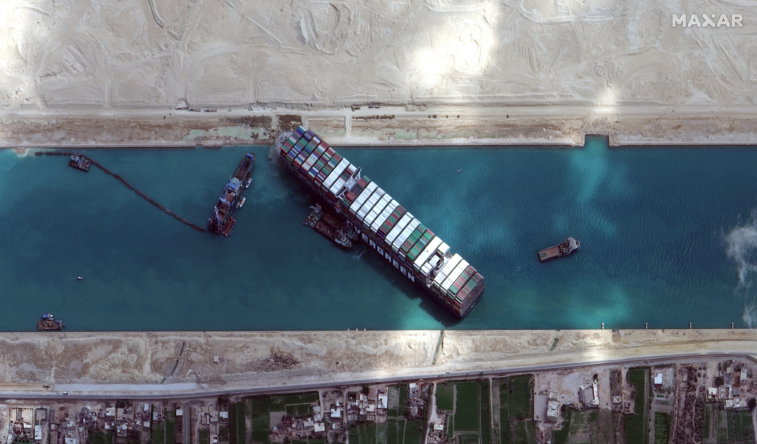 Imaginea articolului VIDEO Canalul Suez, deblocat. Pierderi zilnice de 15 milioane de dolari, după o săptămână de criză maritimă internaţională
